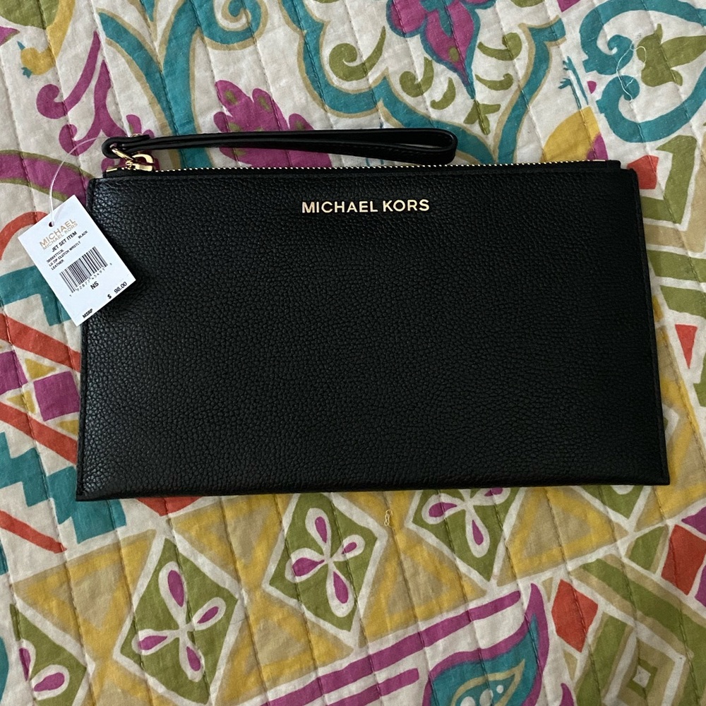 NWT Michael Kors wristlet